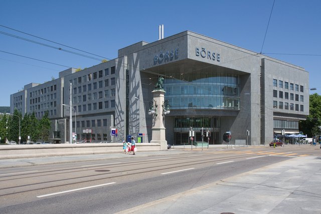 Edificio della Borsa svizzera SIX a Zurigo, mercati azionari svizzeri